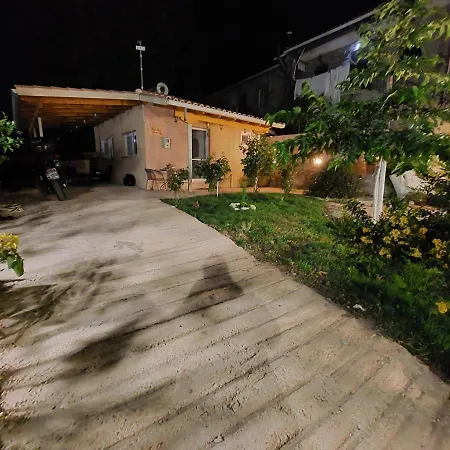 Tsanes * Pinakokhorion